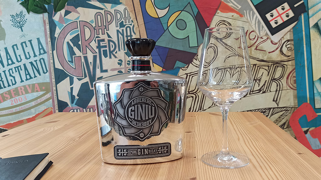 Spirito Italiano Silvio carta gin elio carta giniu